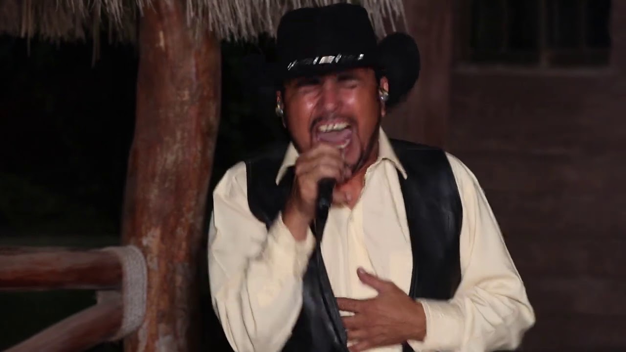 AMARGA NAVIDAD  SERGIO MENDIVIL Y SUS HUELLAS
