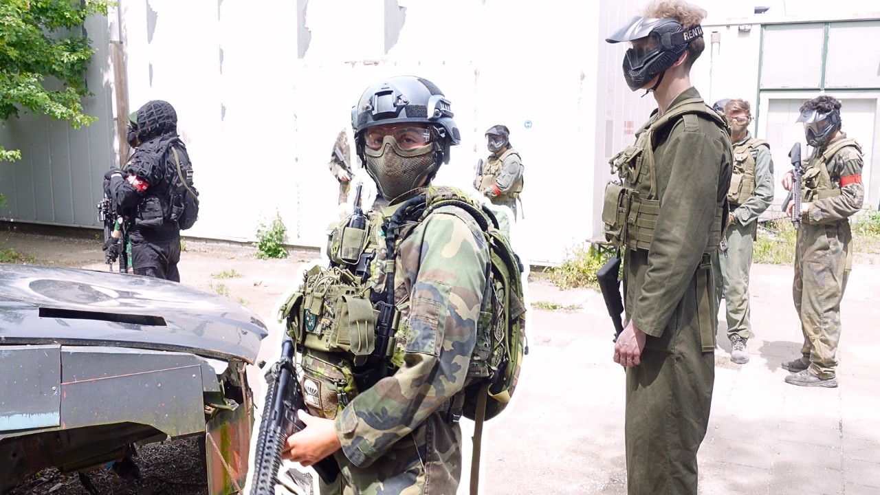 OP EEN MISSIE MET (REPLICA) WAPENS: EEN DAG MET BLACK-OUT AIRSOFT - FLORINESCHOENMAKER VLOG #166