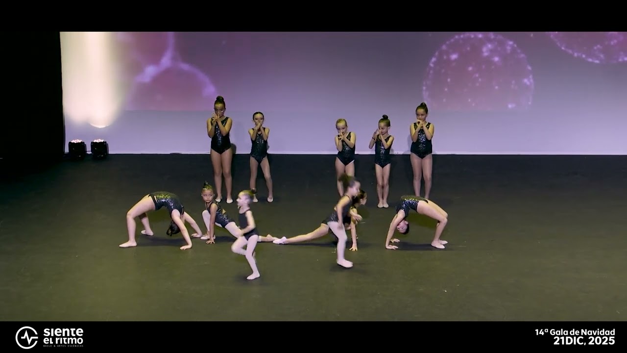Gala de Navidad 2025 – Siente el Ritmo. Grupo de gimnasia rítmica · Profesora Coumba.