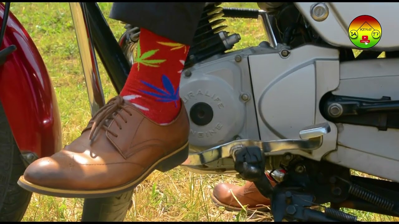 Kwiga moto part II  // Yayitwaye peeee //Amabanga yose yo gutwara moto // NTUCIKWE!!!!
