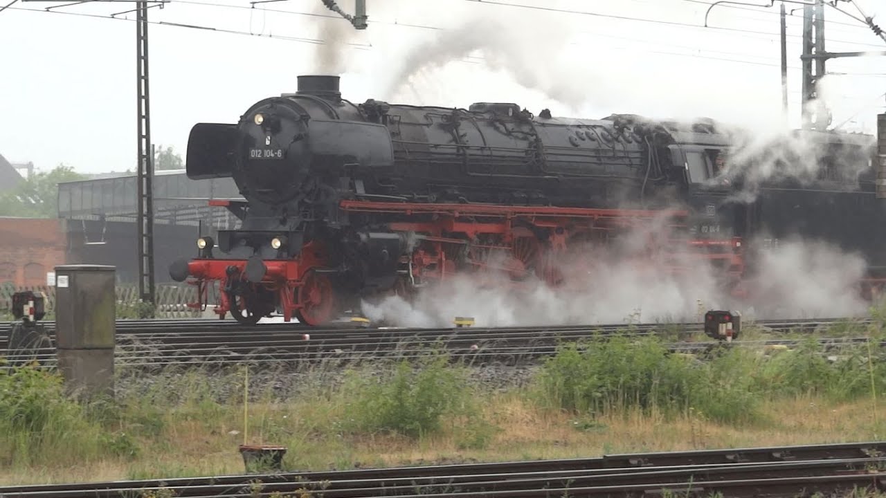 Schnellzugdampflok 012 104 6, Ausfahrt Hbf Oldenburg, Westfalendampf   29.05.2025