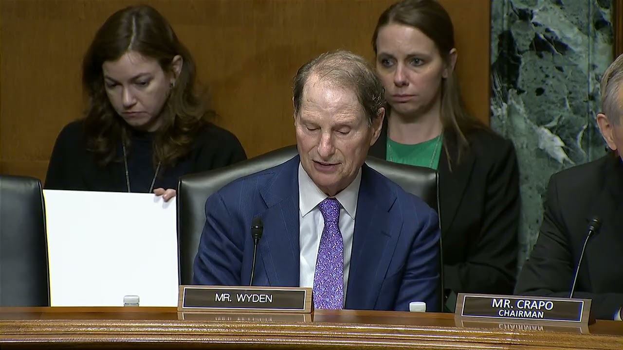Wyden BLASTS Treasury Secretary Bessent Over Republican Billionaire Bailout, Health Care Cuts
