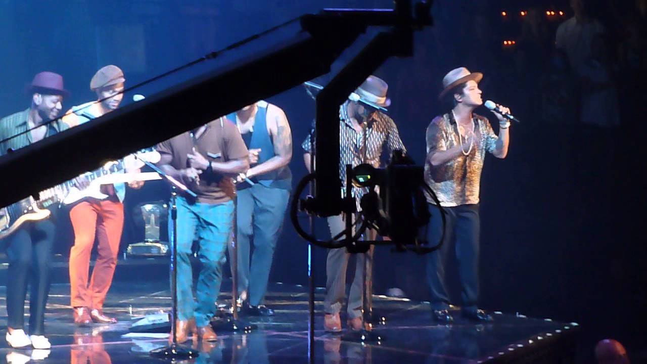 PIcking Up Girls With Bruno Mars & Runaway Baby Moonshine Jungle Tour