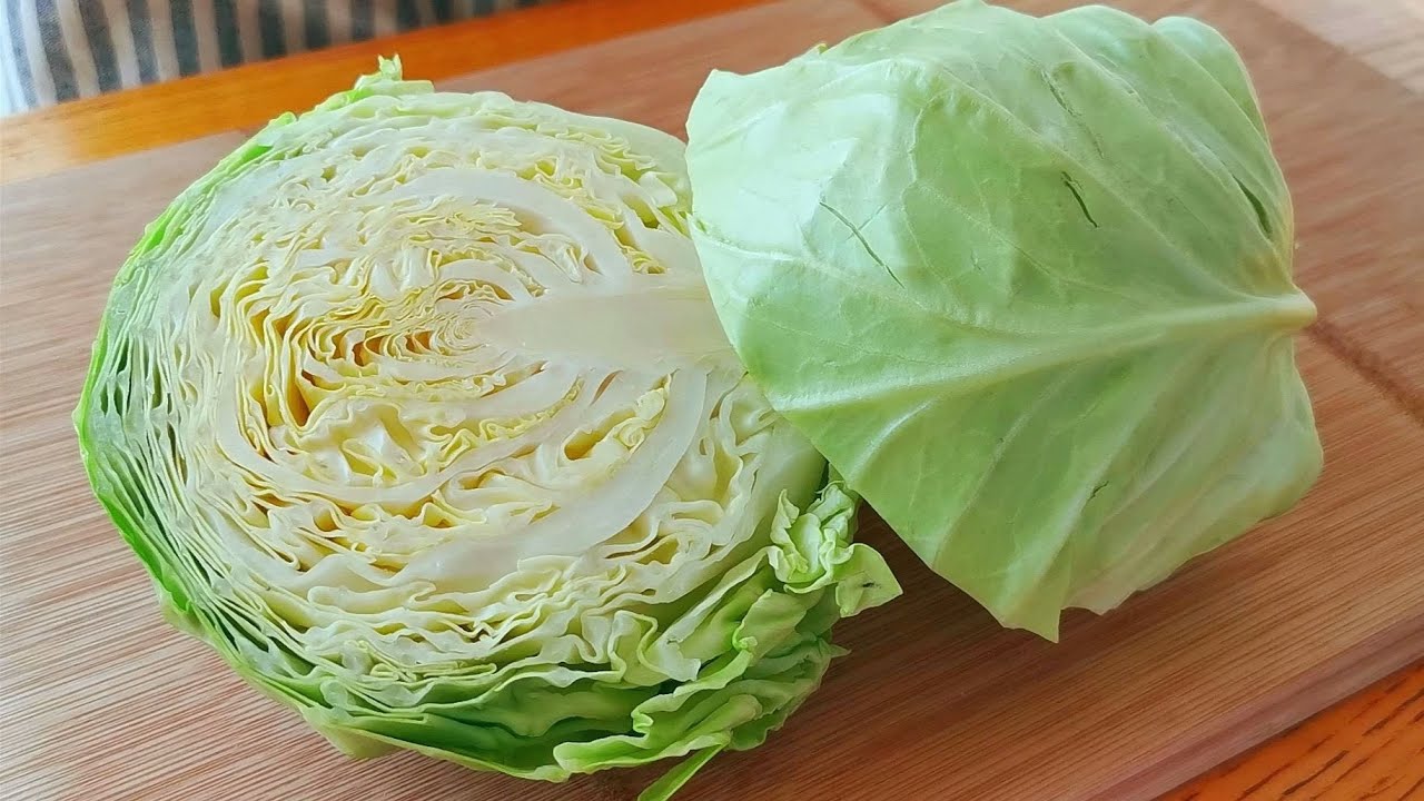 冬天要多吃包菜，加一个土豆，不炒不炖，开水一烫，比吃肉还香！