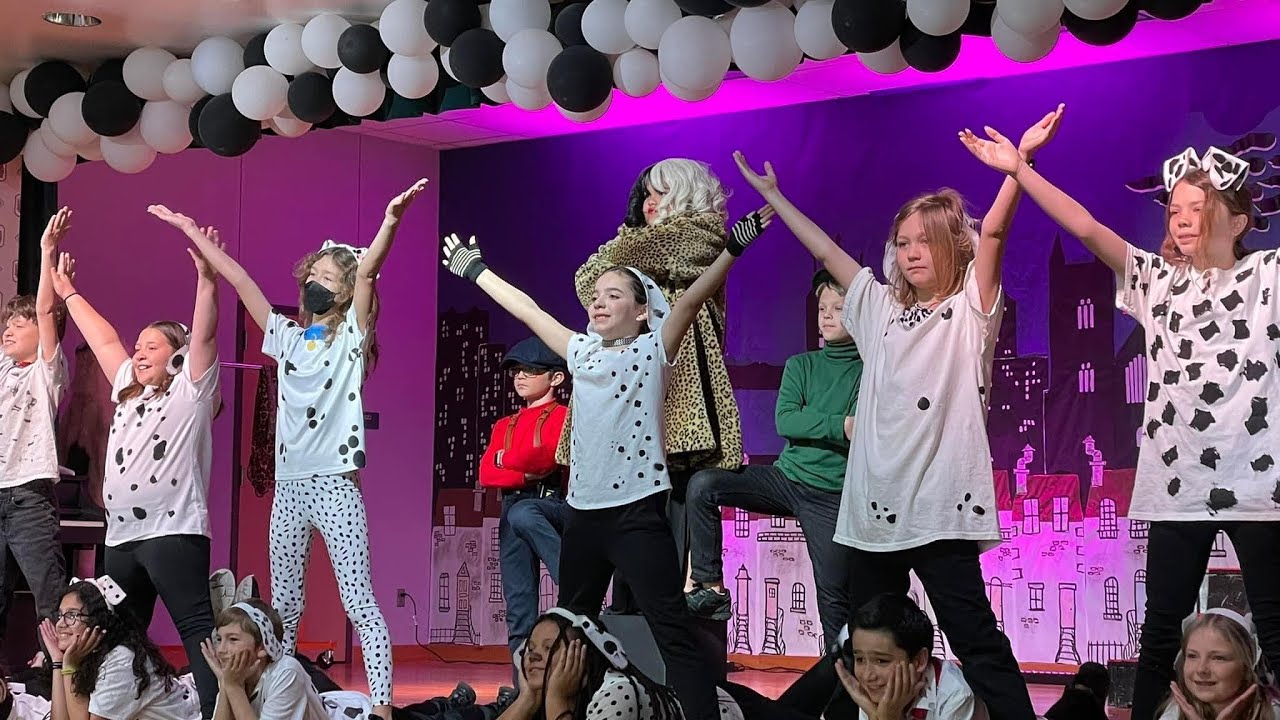 101 Dalmatians KIDS: 4th Grade Musical 2022