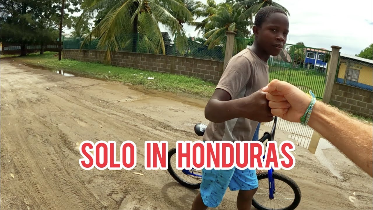 Exploring the streets of El Triunfo de la Cruz - Honduras 🇭🇳