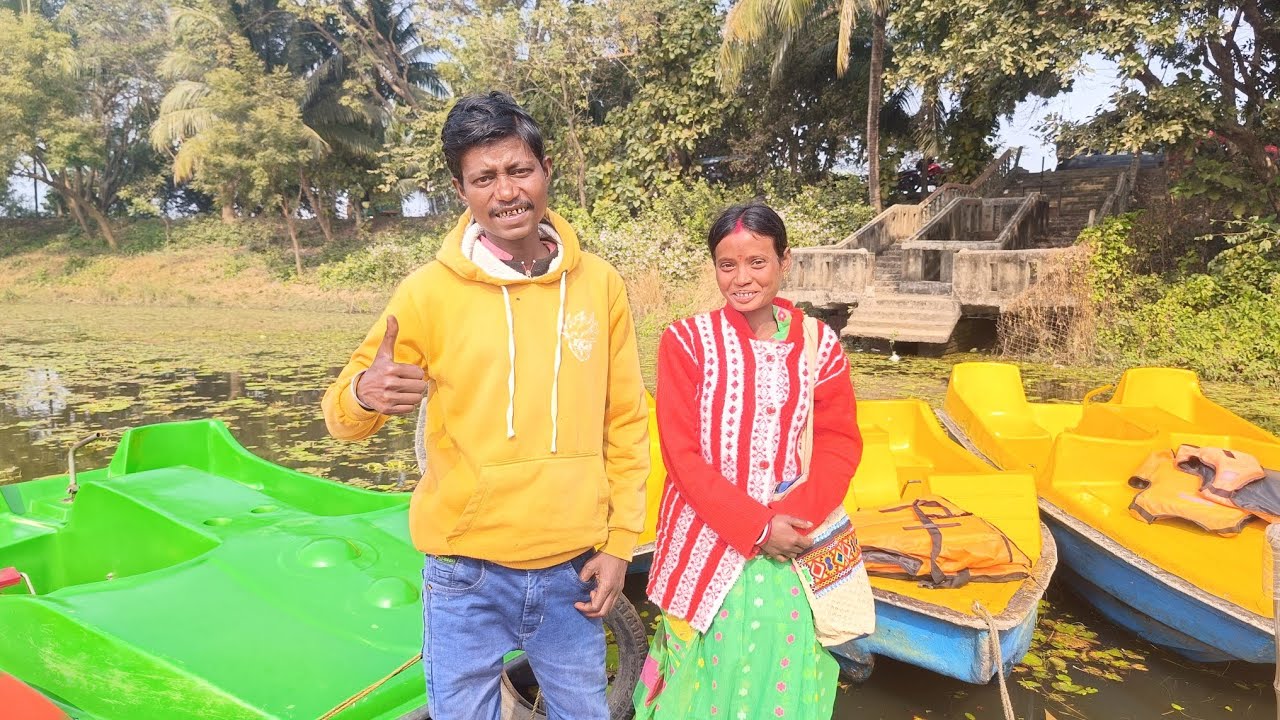 আজকে আমরা দু'জন, সকাল সকাল বাড়ি থেকে বেরিয়ে পার্কে গিয়ে খুব আনন্দ মজা করলাম। 