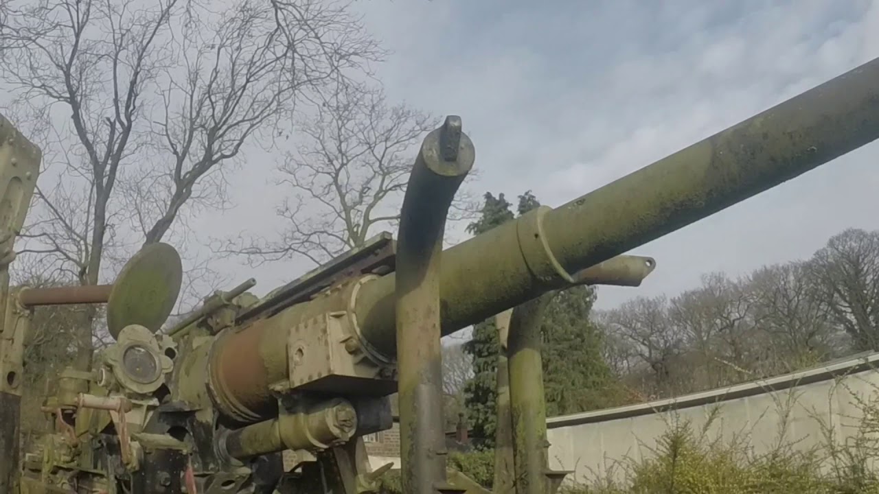 Exploring a WW2 Anti Aircraft Gun. Haydock near St.Helens.