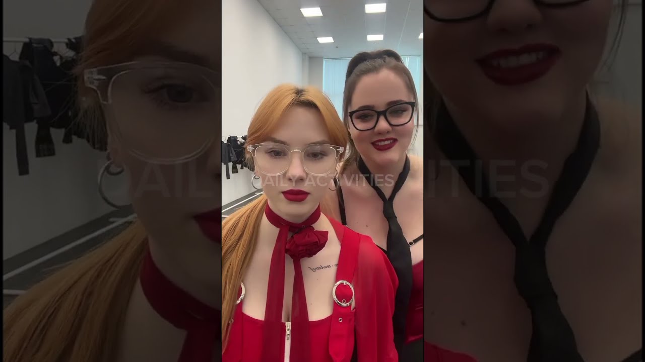 Активность 😱 Красивые девушки репетируют танцы