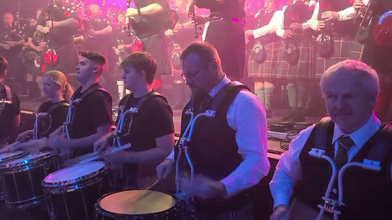 Kölner Hymne du bes de Stadt -Highland cathedral Red Hot Chilli Pipers 02.11.2024 in Köln