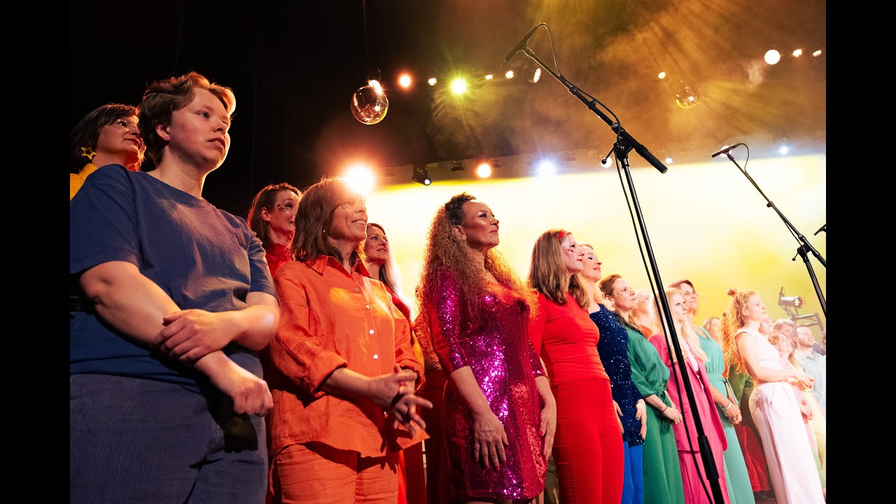 The Space Choir - One of Your Girls (live in Theater Zuidplein)
