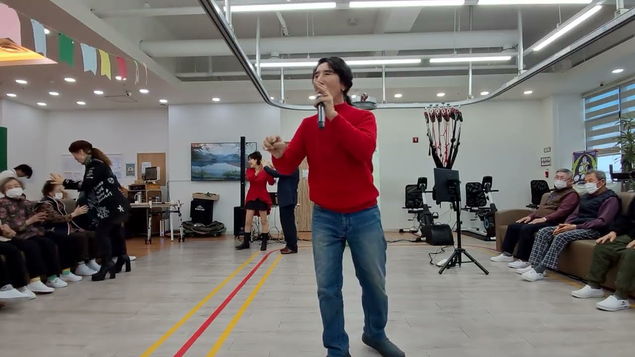 경산환경가수협회(중산동 펜터휠주간보호센터)재능기부봉사 장면 라이브생방