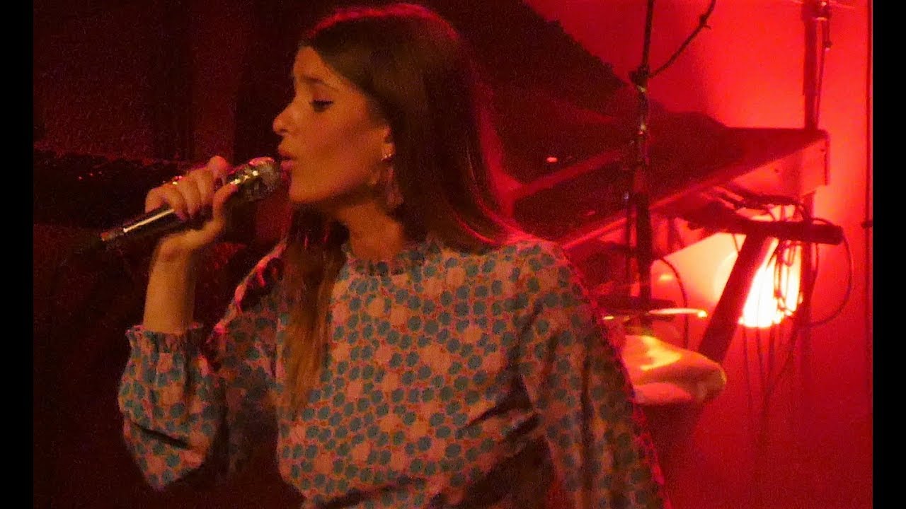 LÉON - Falling - Live Paris 2019