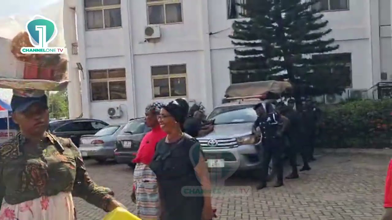Police Reinforcement at Daddy Lumba Court Case After Odo Broni’s Father Booed