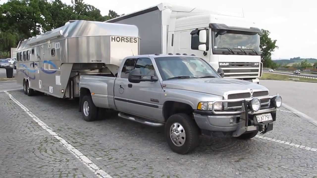 Dodge RAM 3500 Cummins 5.9 Turbo Diesel
