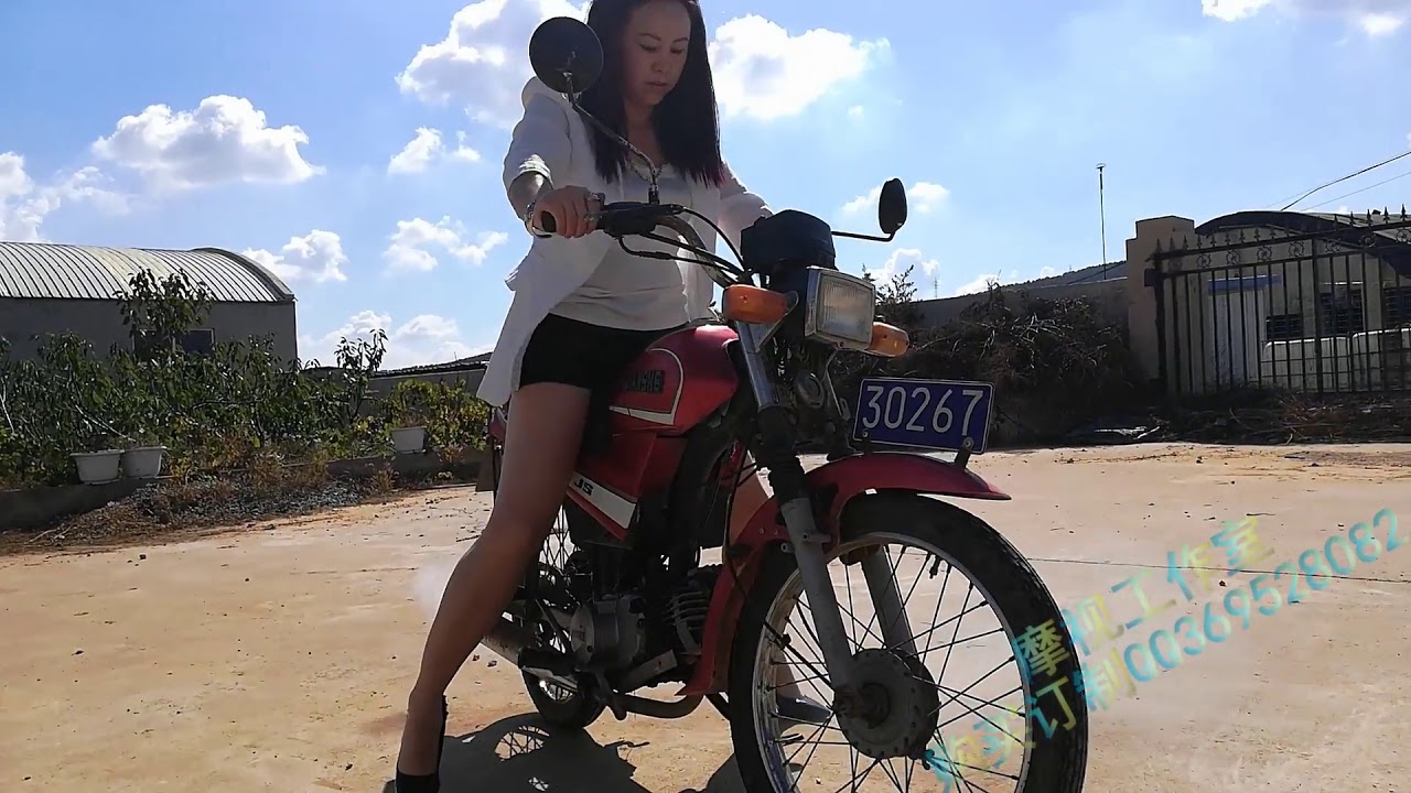 杨姐踩骑建设摩托车