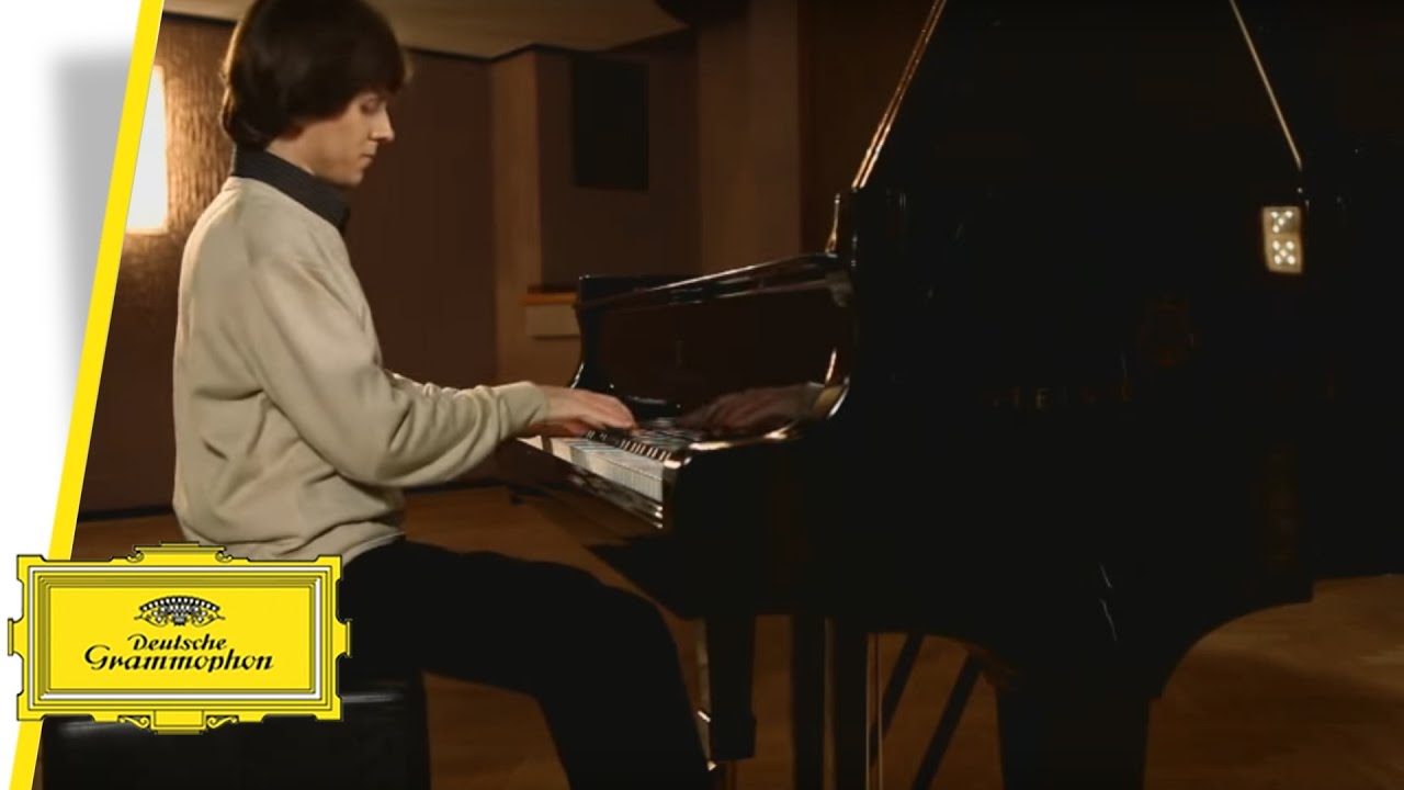 Rafal Blechacz - Debussy: Pour le piano, L. 95, 2. Sarabande