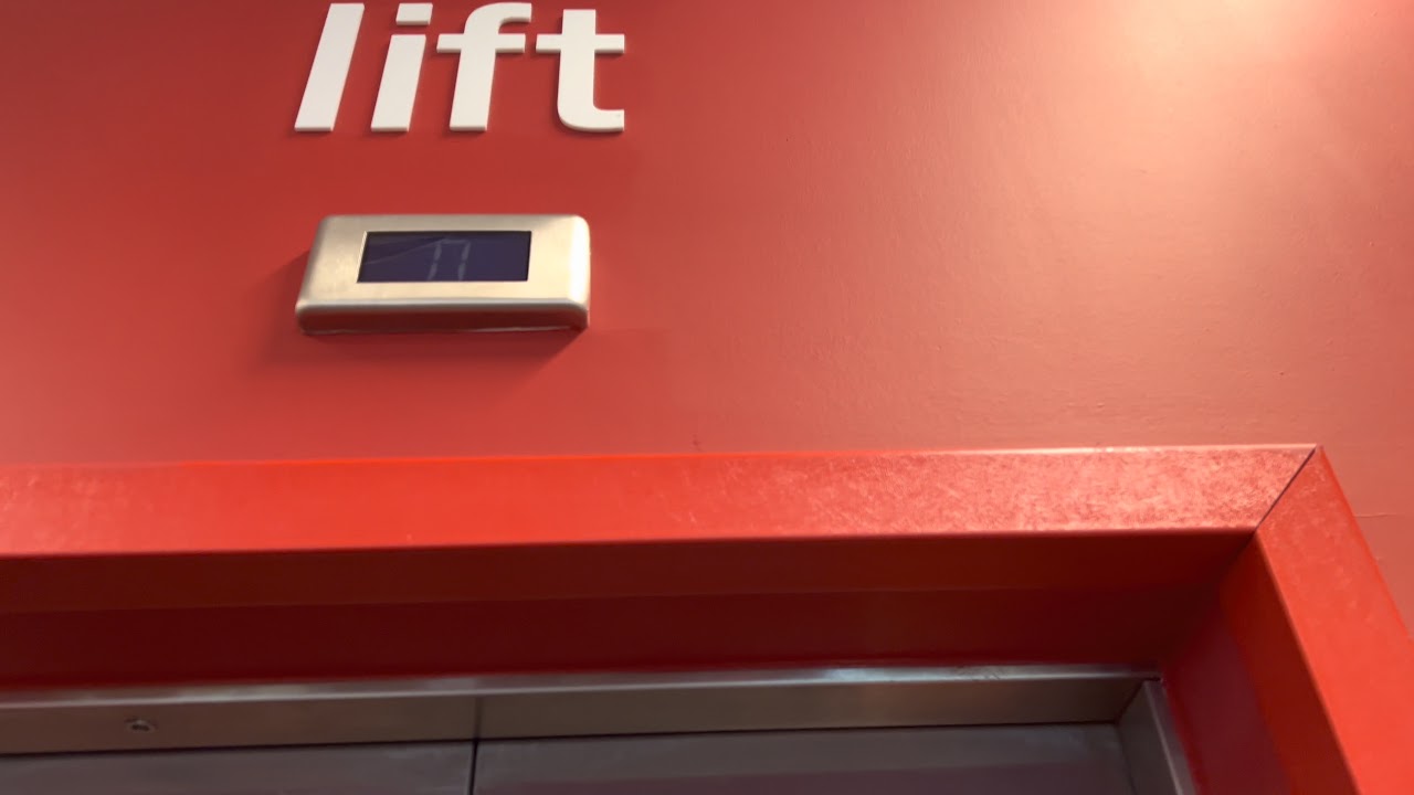 2005 OTIS GeN2 lift at TKmaxx lakeside (no.lift Number 1 not working)