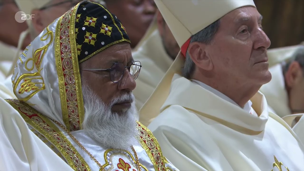 Papst Leo XIV. hält seinen ersten Gottesdienst am 8.5.2025 in der Sixtinischen Kapelle