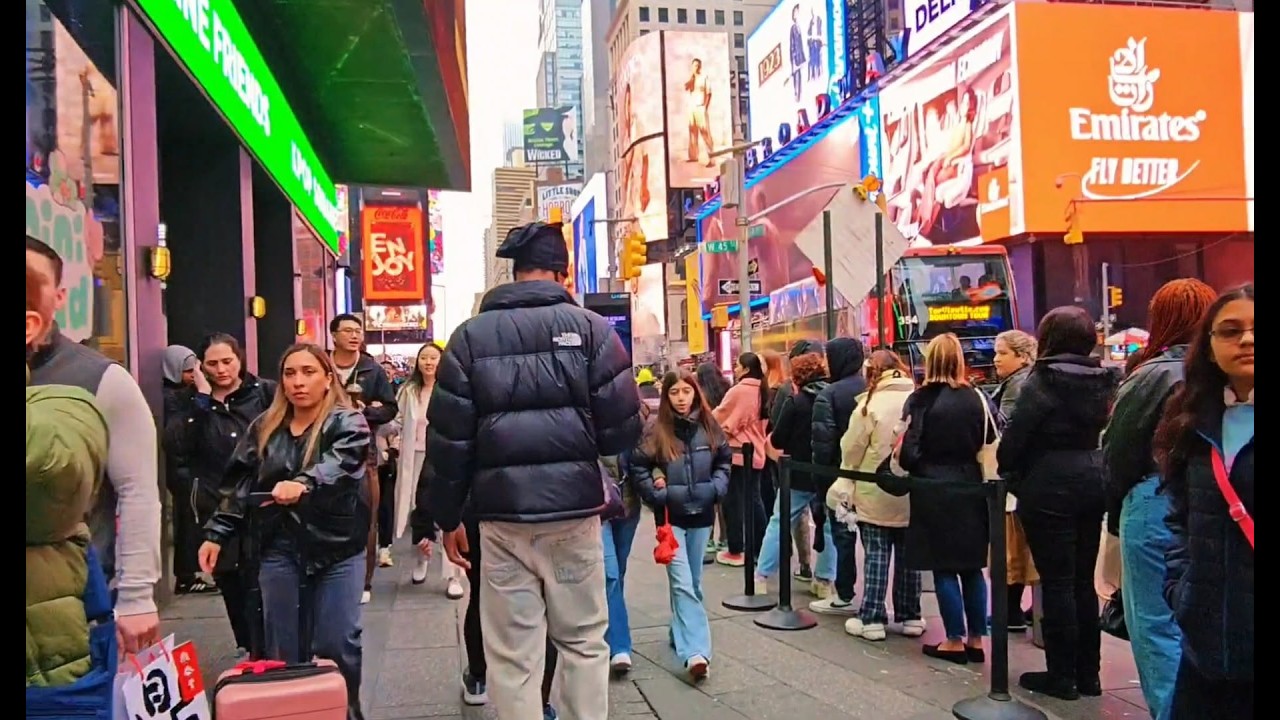 This Is Real Manhattan NYC 🚶&zwj;♂️🗽 Times Square Walking Tour, City Sounds & Everyday New York Life