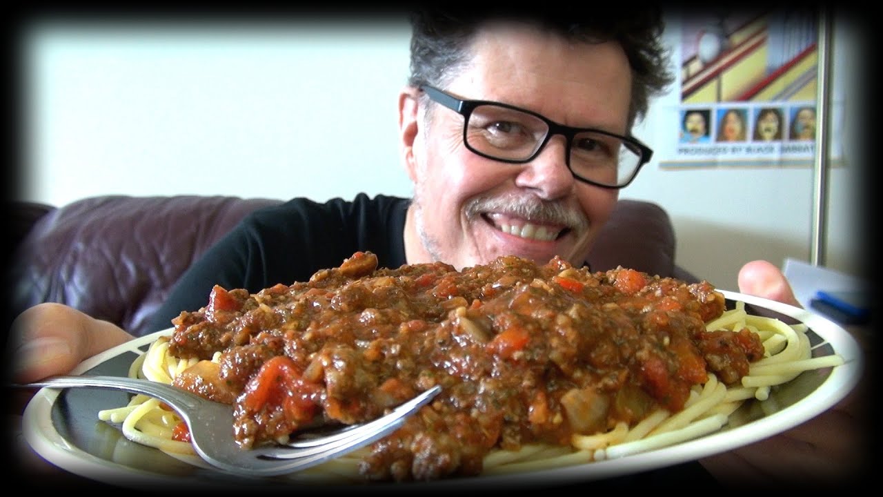 MAKING SPAGHETTI SAUCE (PART TWO)