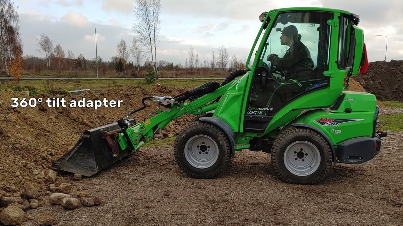 Avant 650i trench backfilling