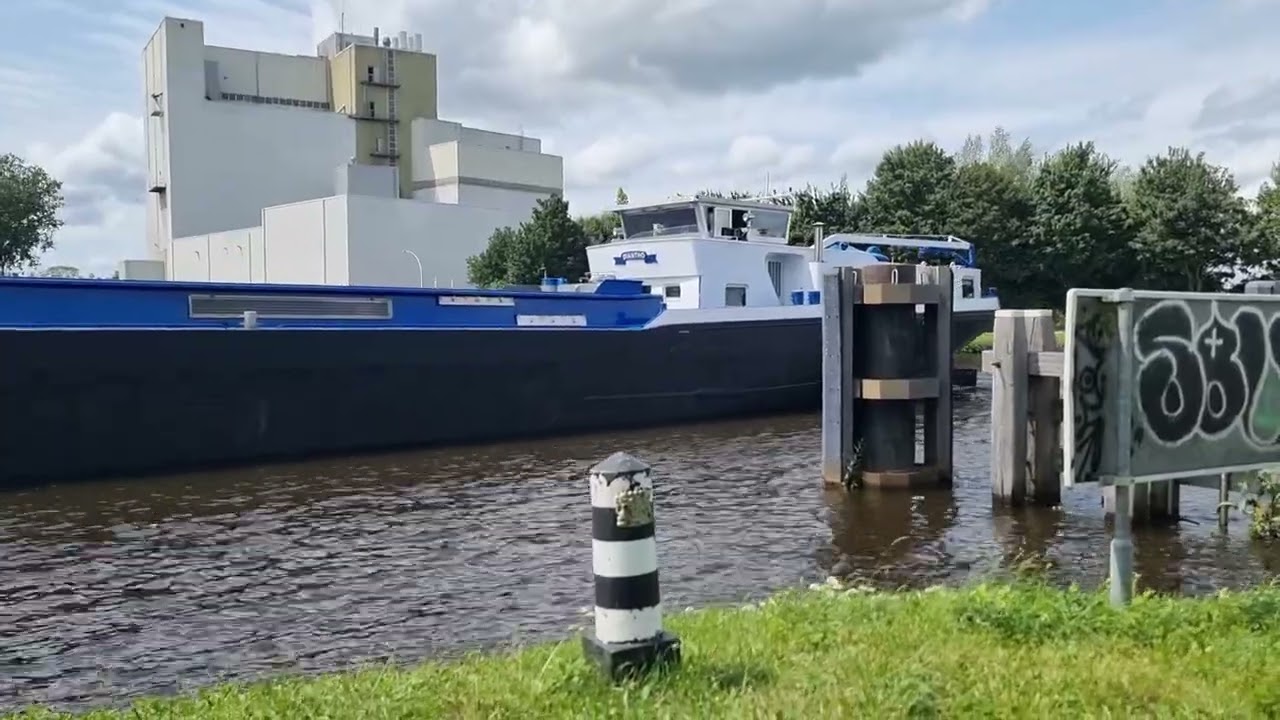 schip keert kop