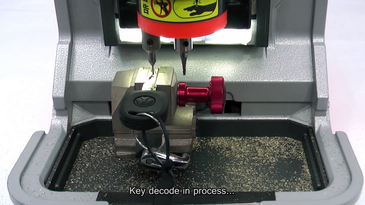 Xhorse Condor XC-Mini Cut VW Touareg HU66 Key Operate Video