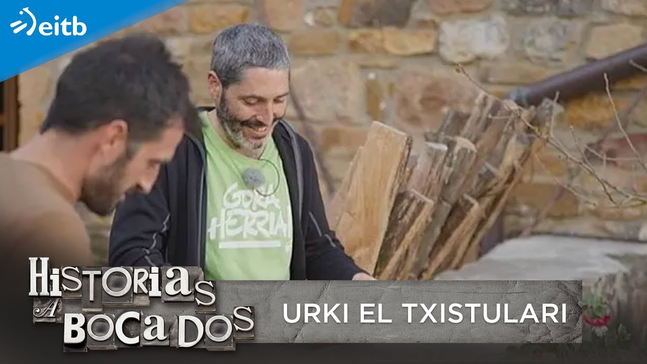 Urki es el txistulari de las fiestas de Gantzaga y el campanero del barrio