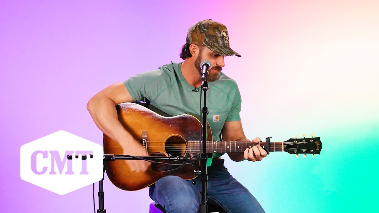 Riley Green Performs 