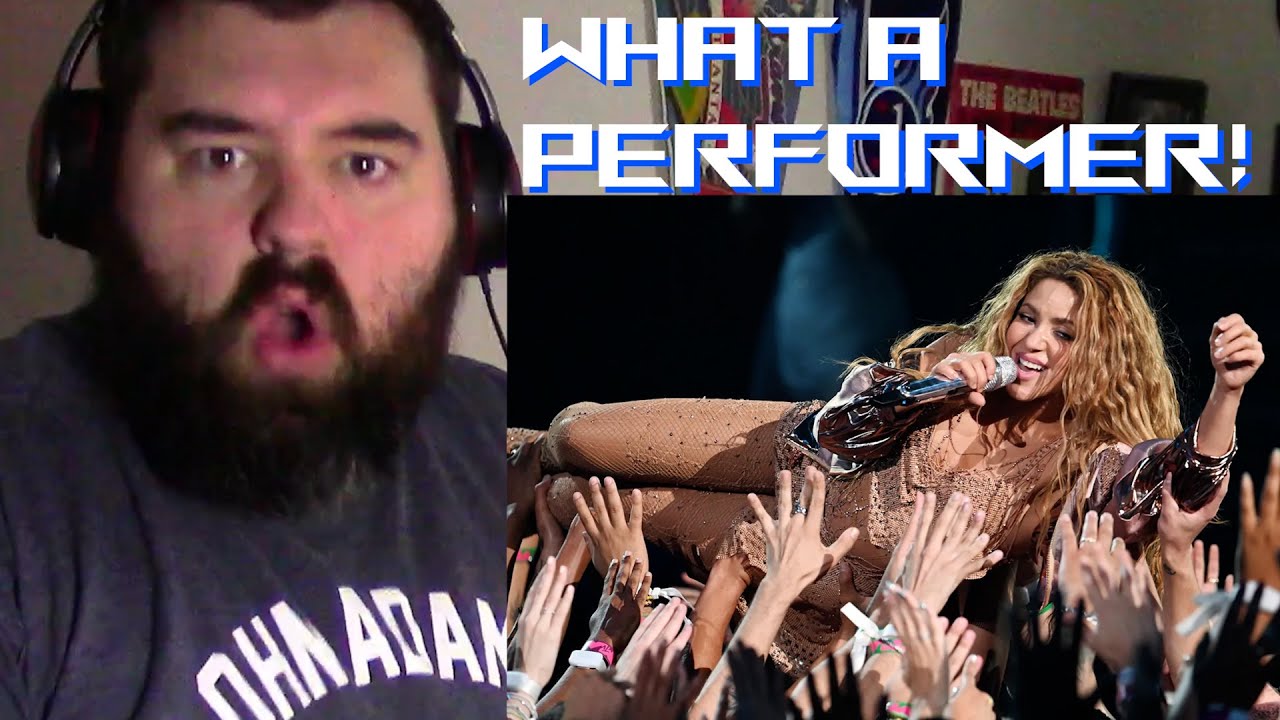 Singer reaction to Shakira VMA Performance 2023!