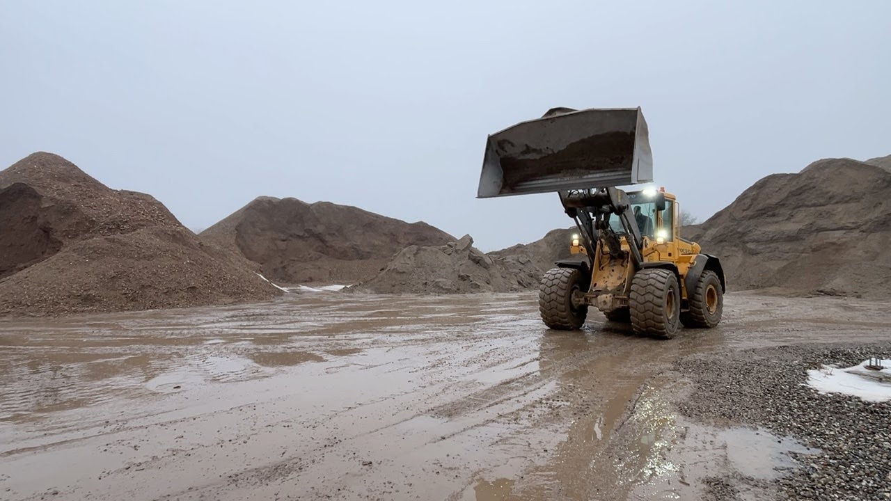 Køb Gummiged Volvo L90E på Klaravik
