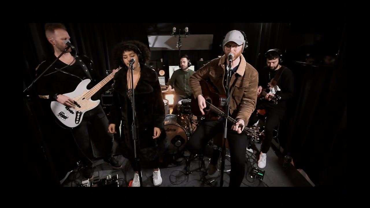 Miles Graham - Don't Change (Live performance)