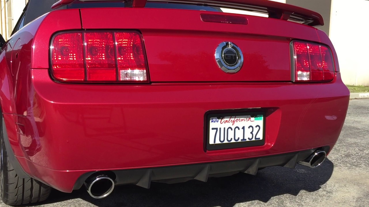 2009 Mustang GT/CS  Stock vs Borla Stinger Mufflers