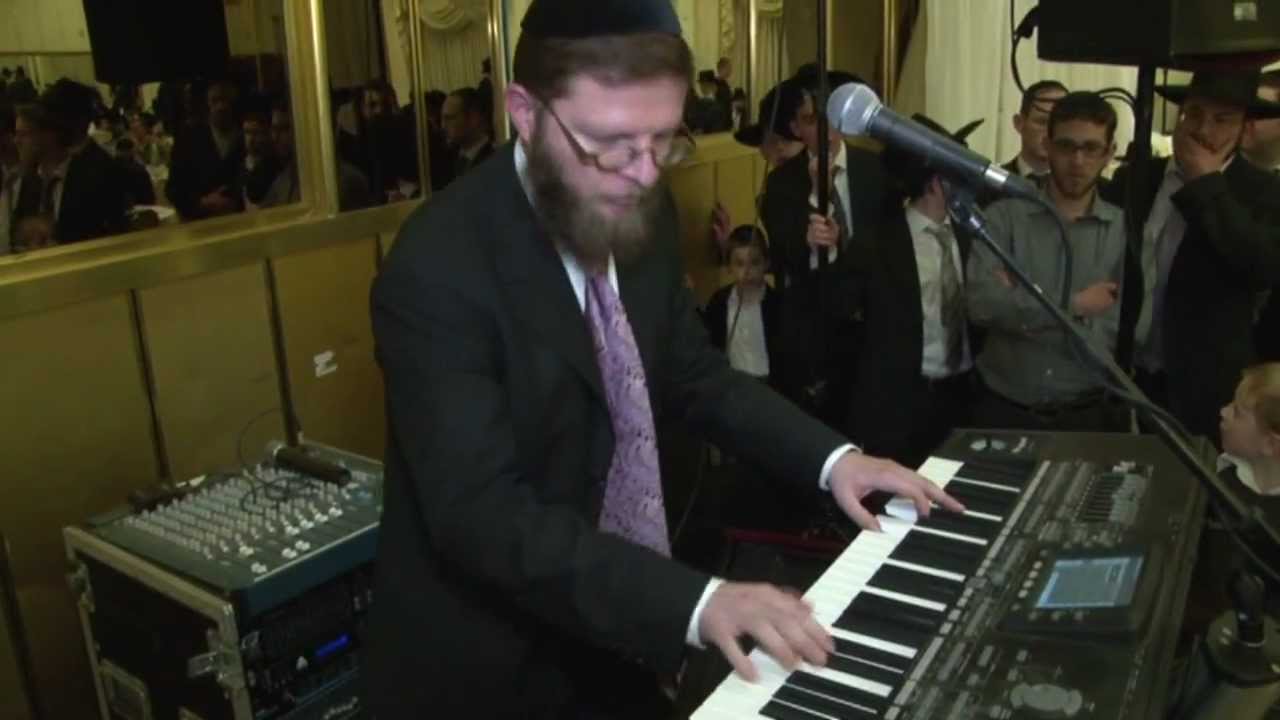 לייבלה  בקטע מדהים Amazing music 