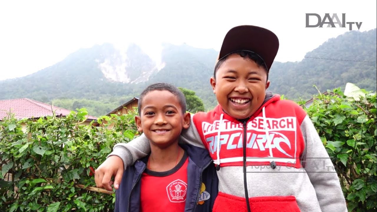 Di Kaki Gunung Sibayak | POTRET