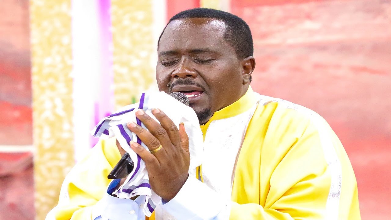 KAMA SIO WEWE - APOSTLE LIVE WORSHIP