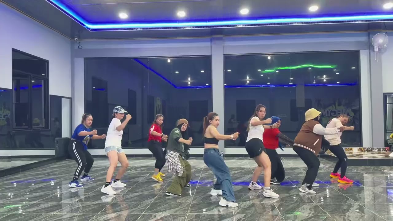 LIQUID SILVA X JOANA - QUE PAPI BY DESSY'S CHOREO|ZUMBA|DANCE|SENAM KREASI