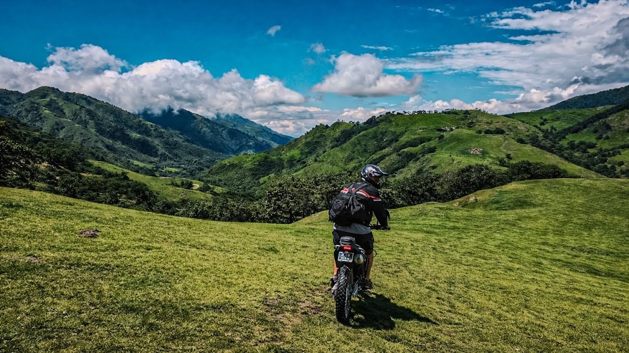 Tafi del Valle en moto / Dji NEO 2