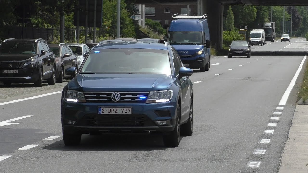 Ziekenwagens , Politie en Brandweer Melle met spoed naar en van verschillende interventies in Melle