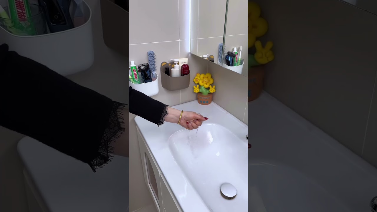 Declutter with a Smile: The Bear-y# Best Bathroom Organizer!