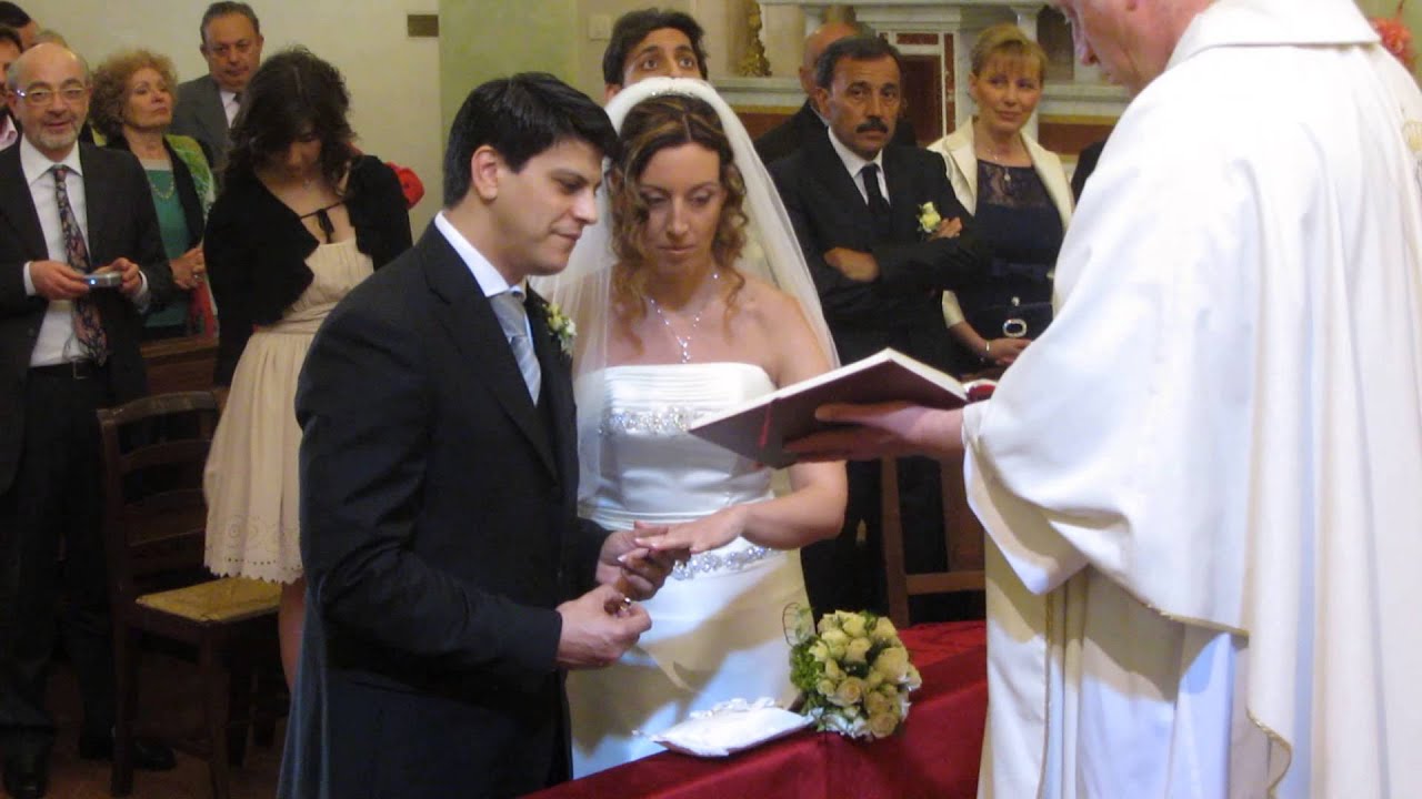 Nozze di Claudia e Francesca : le promesse e lo scambio delle fedi