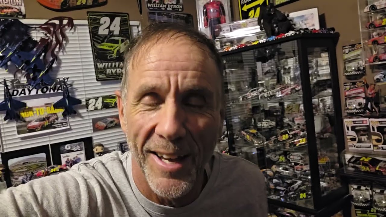 UNVEILING ANOTHER NEW DIECAST 1 / 24  IROC  RACE OF CHAMPIONS CAR !!!