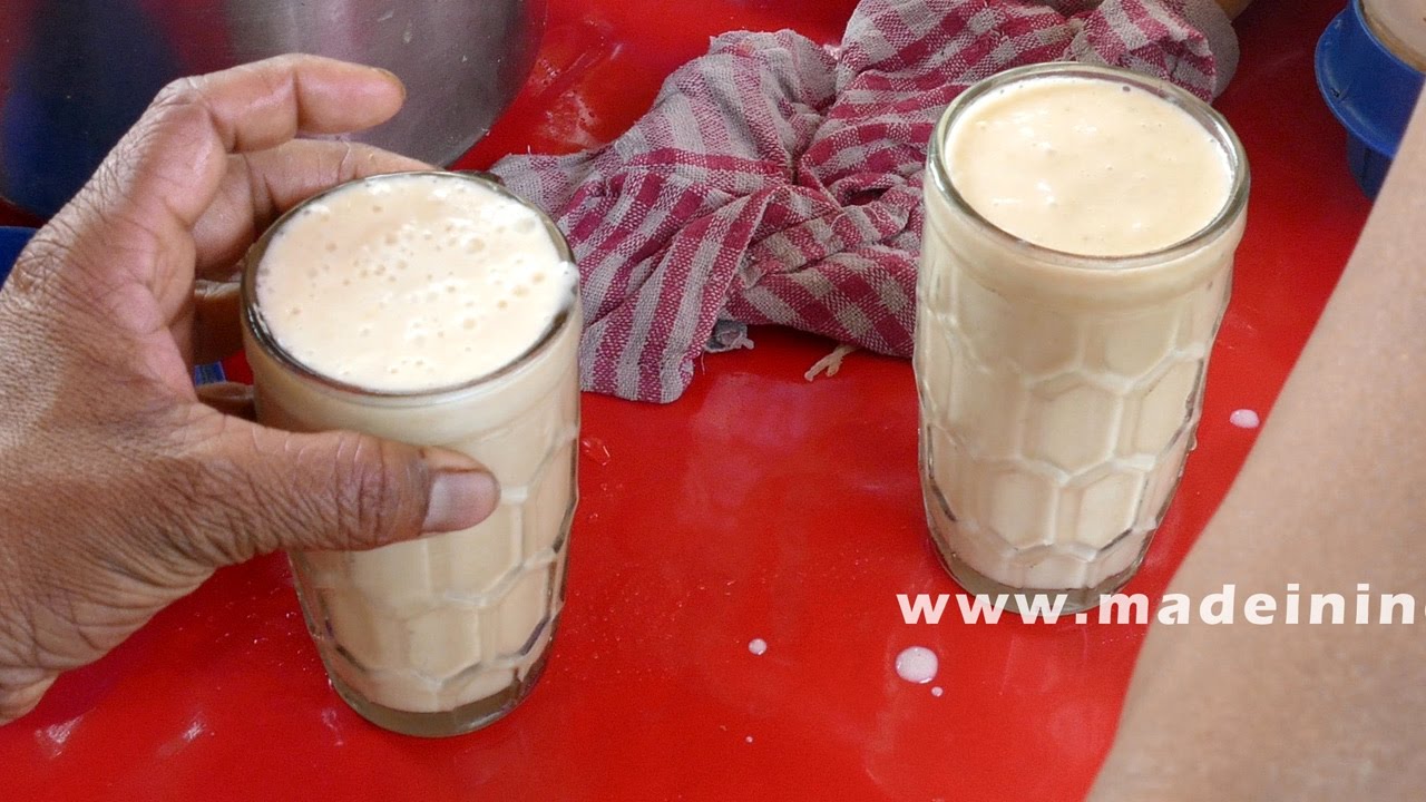 How to Make a Banana Milkshake | ROAD SIDE JUICE CENTER street food