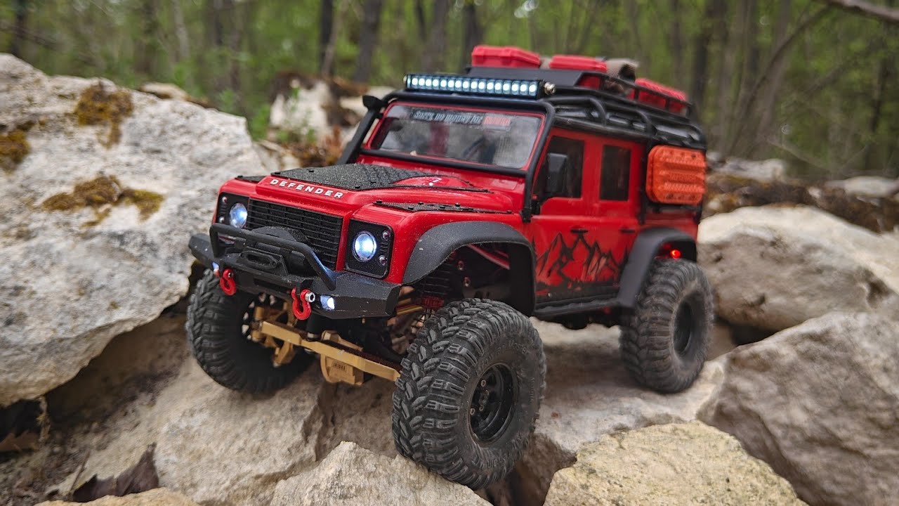 Traxxas TRX4M Defender Forest expédition IV rock crawling