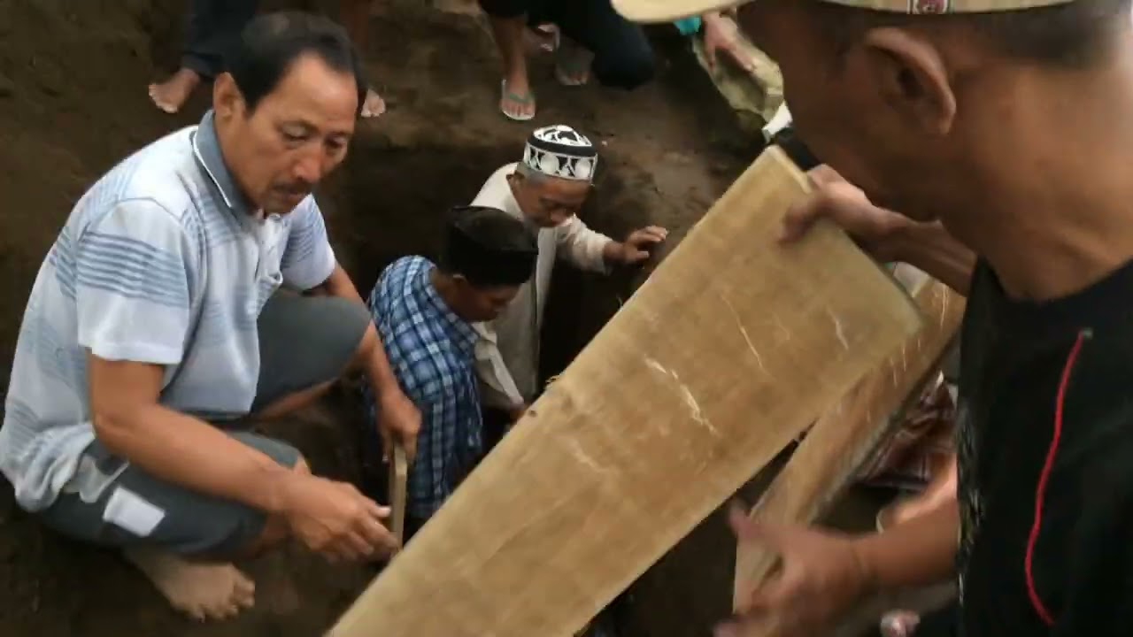 Mengenang Wafatnya MbahKung
