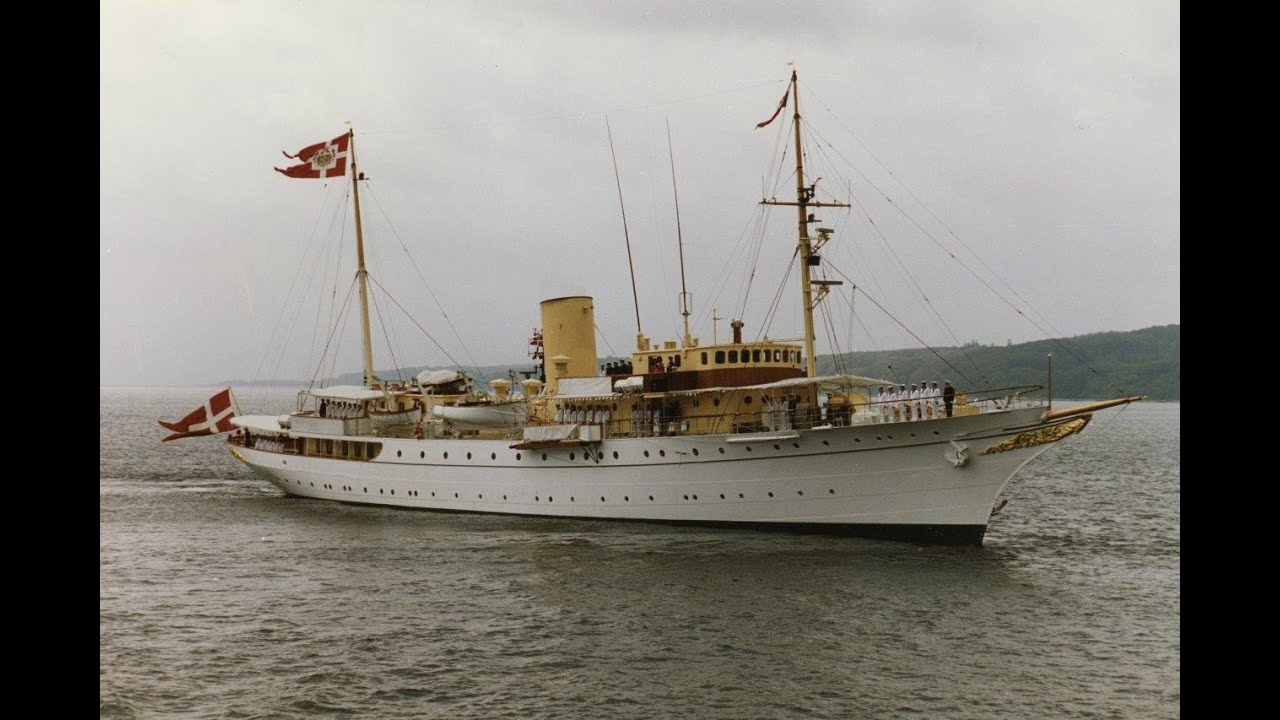 ”DANNEBROG – kongeskib i 80 år, 1932-2012. Af Tom Wismann.