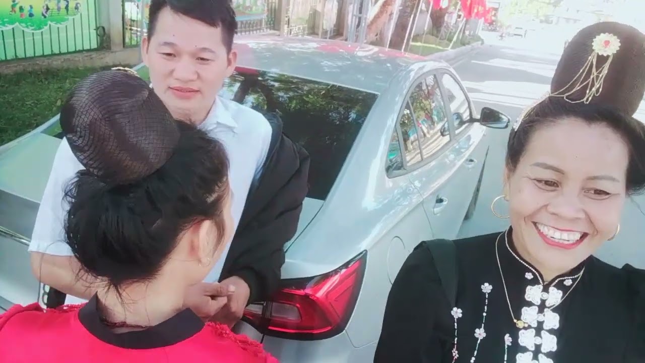 Kính mong quý vị đón xem đi ạ mình không cho làm thế này nó còn chửi mắng mình nữa chịu rồi
