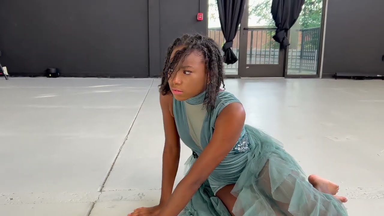 Halle - Angel (Dance Video)