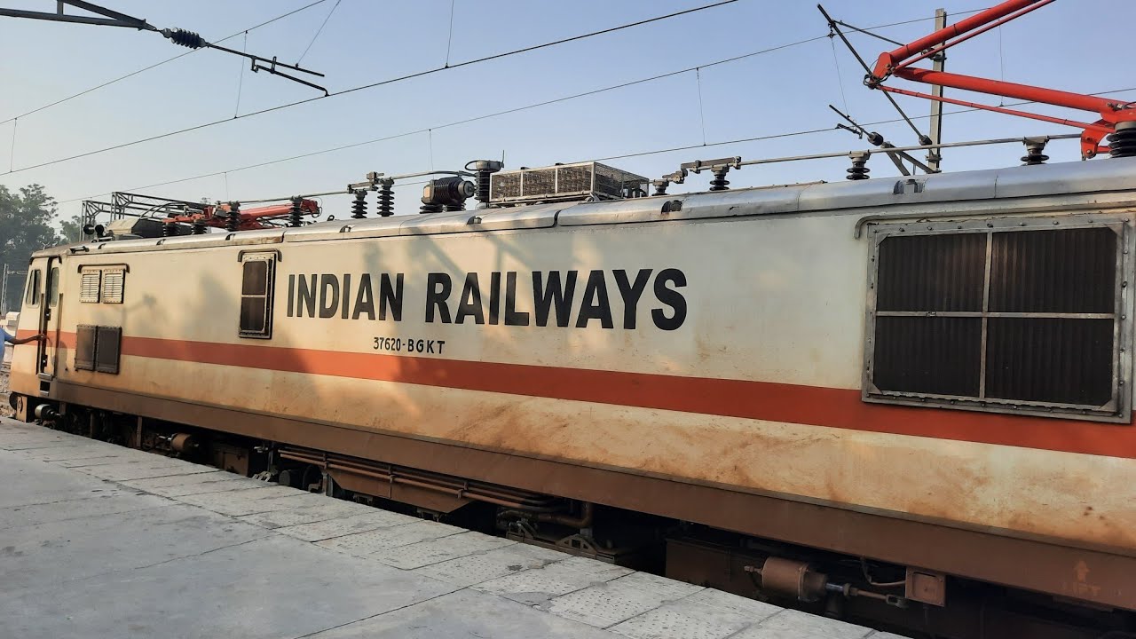 बांद्रा टर्मिनस हरिद्वार एक्सप्रेस 19019  - BDTS HW EXP Mumbai Bandra Terminus to Haridwar Junction